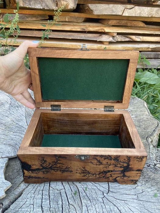 Дерев'яні скриньки ручної роботи