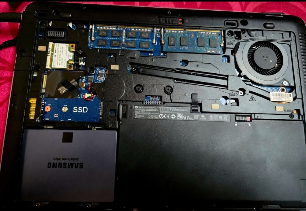 Portátil HP EliteBook 840