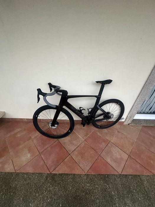 Bicicelta de estrada de carbono scott