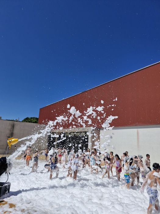 Aluguer de festa da espuma
