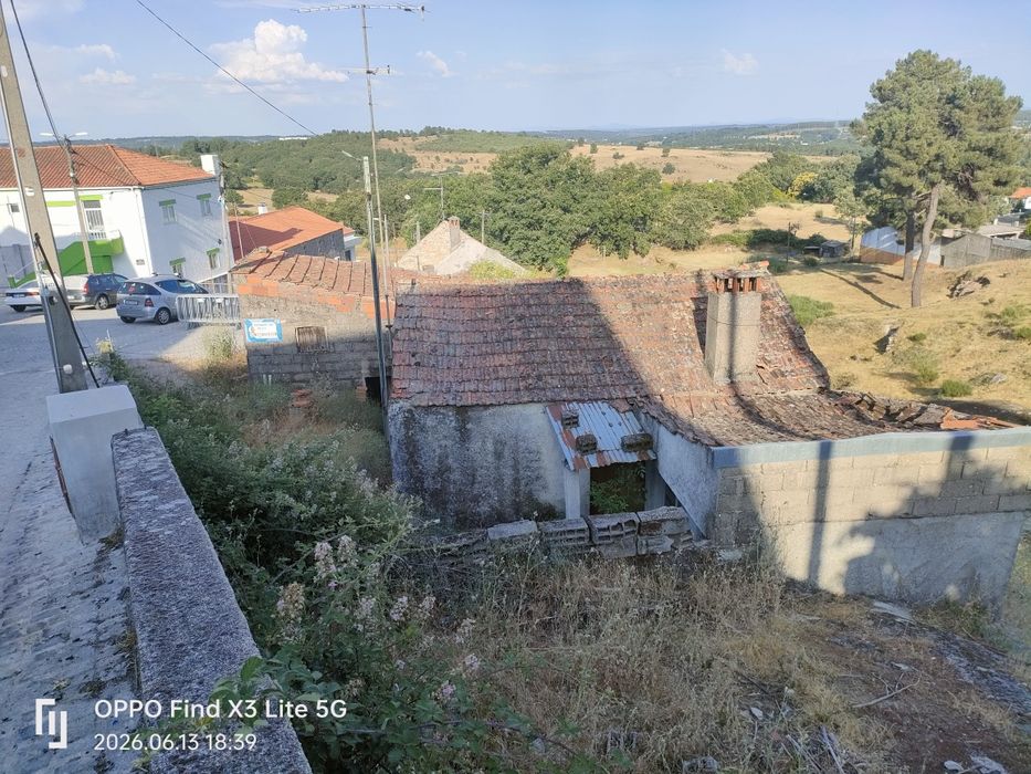 Casa a restaurar freguesia e da Guarda alfarazes