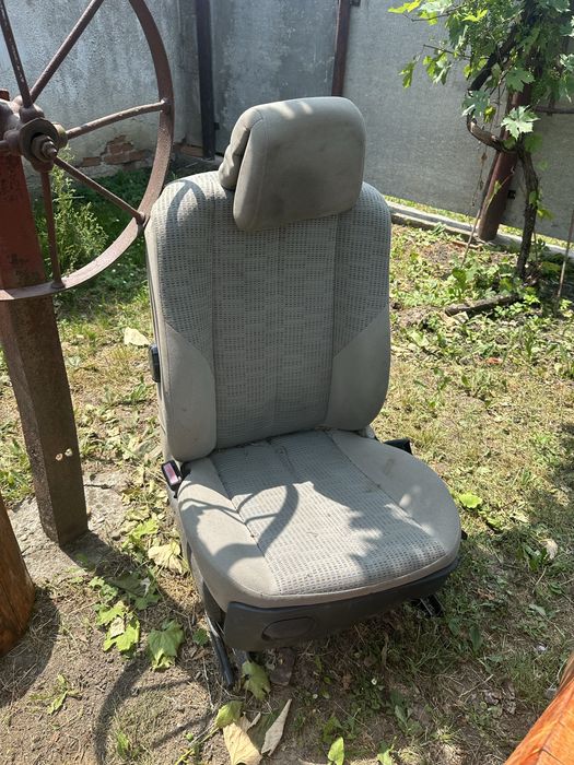 Автомобільні сидіння