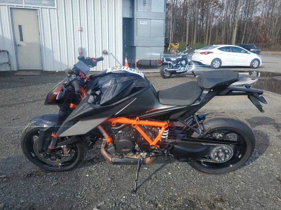 KTM 1290 SUPER 2023