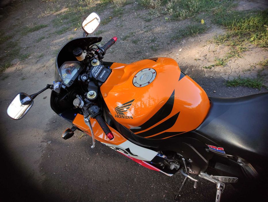Honda CBR 1000RR  2005