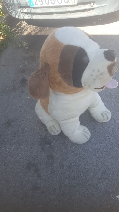 Cão  de  peluxe grande