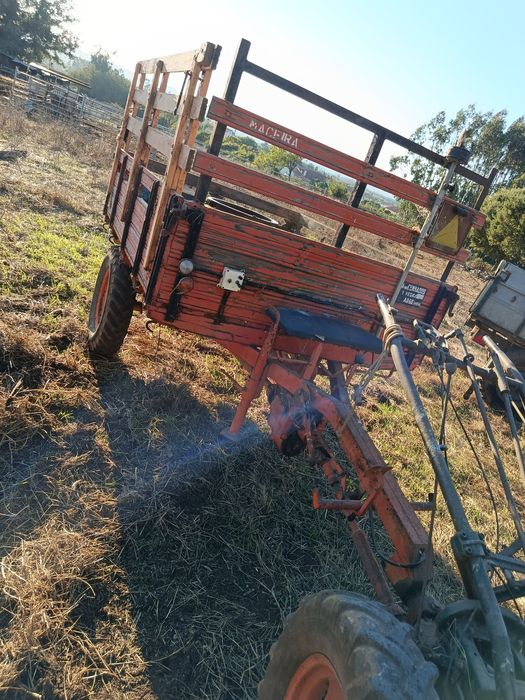 Motocultivador com reboque