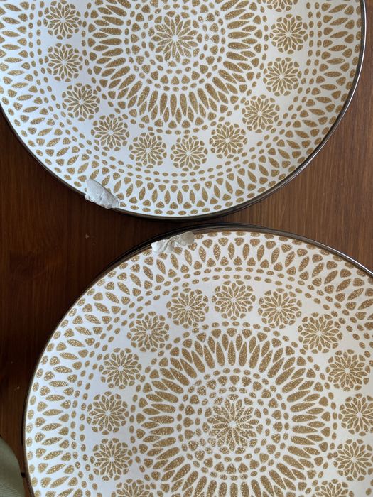 Serviço pratos e tigelas