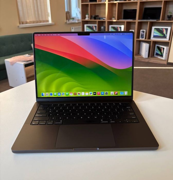 MacBook Pro 14" Space Black Late 2023 m3pro,18,1TB