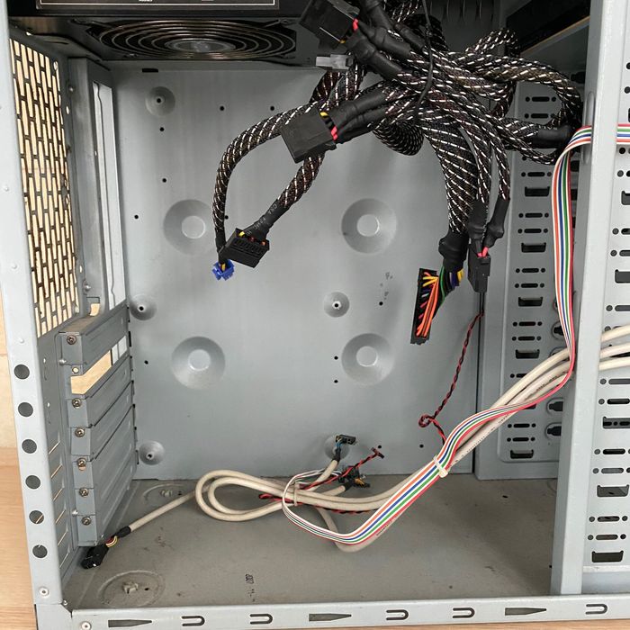 Caixa PC NOX ATX + Fonte de alimentação NOX