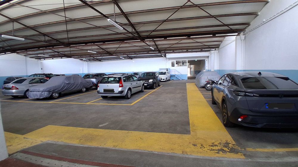 Garagem, armazém no Marquês, Porto