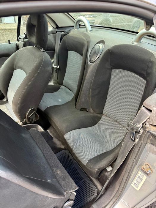 Peugeot 206 CC – Prático e Económico – 224.530 km