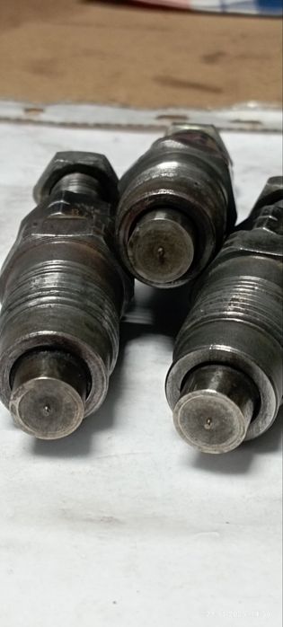 Продам топливные форсунки на 2,5 турбодизель, Митсубиси Паджеро и т.д