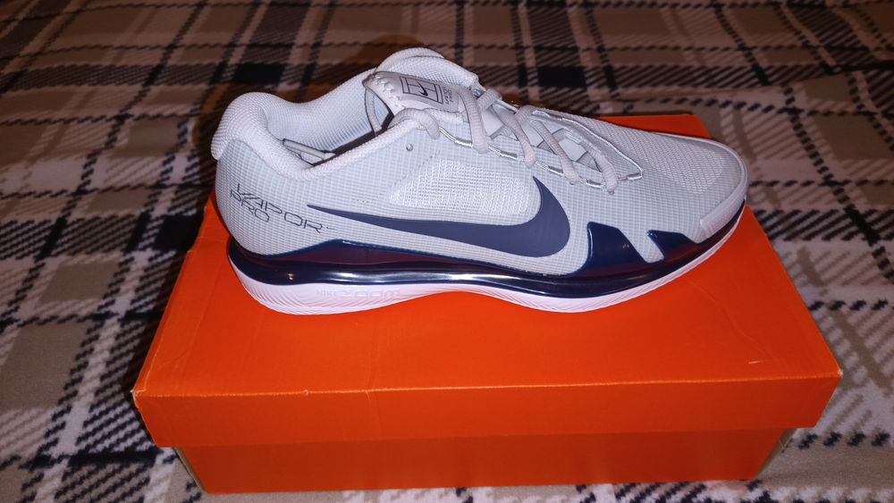 NIKE кроссовки для тенниса