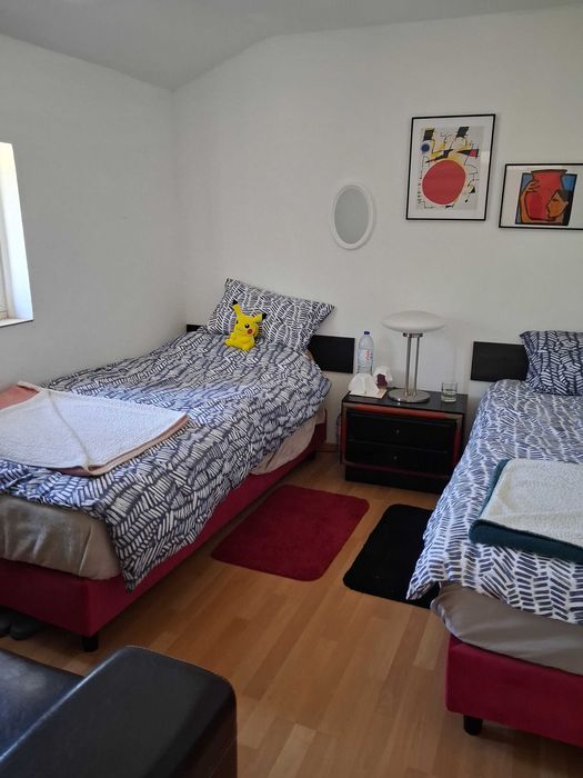 QUARTO-PARTILHaDO*Preço*BaiXo *Ver-As-FoToS *À Avda da Boavista*PoRTO*