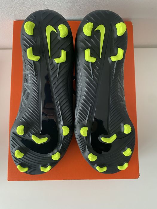 Sprzedam nowe korki Nike r. 36,5 oryginalne
