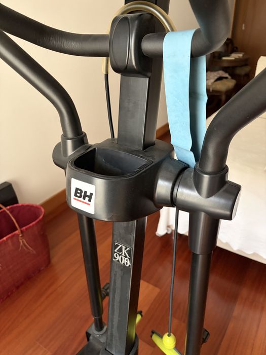 Elíptica ZK 900