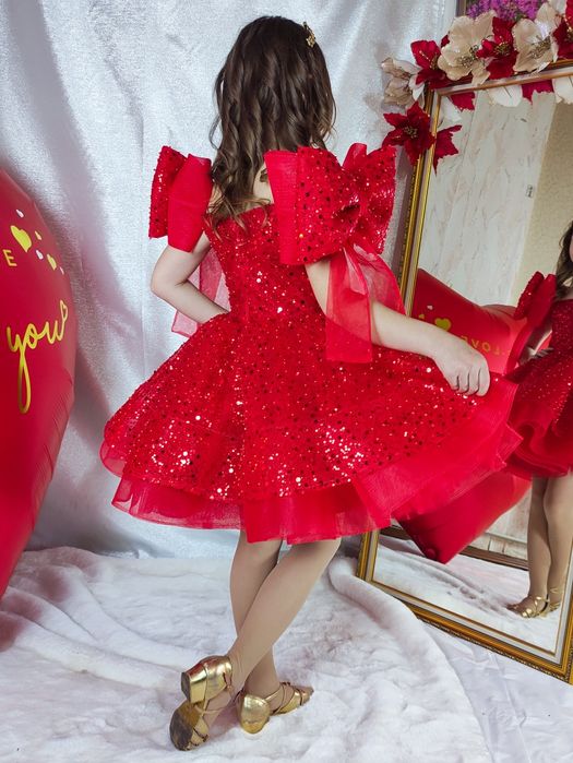 Червона сукня на зріст 122-128