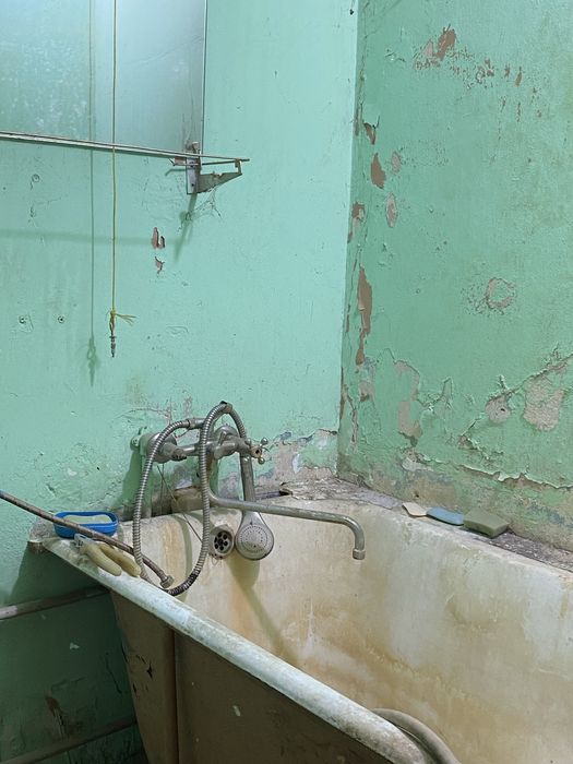 Продам 1 кв Узбекистанская дом 9