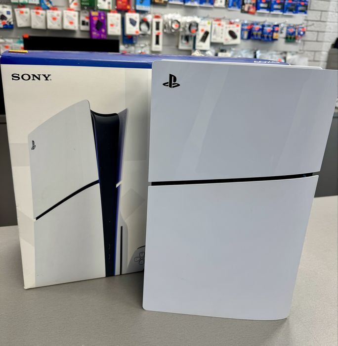 PlayStation 5 Slim z napędem.