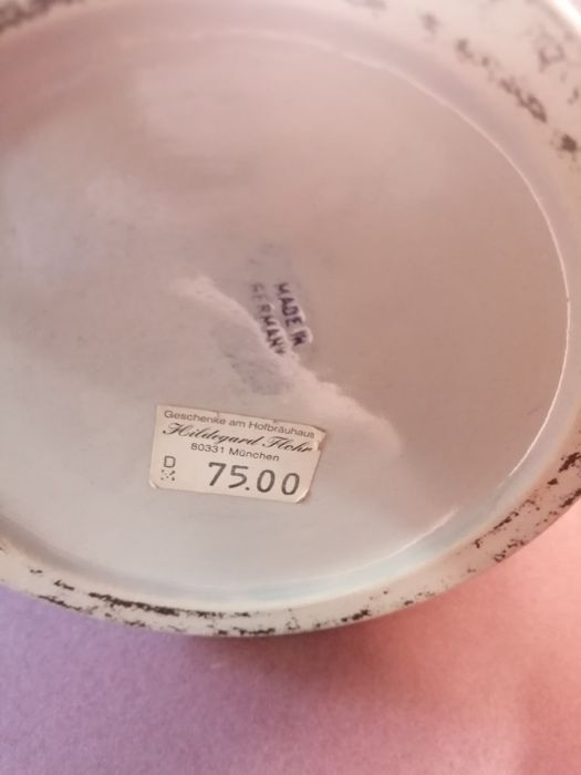 Caneca alemã cerveja colecção grés e tampa em estanho (+nas fotos)