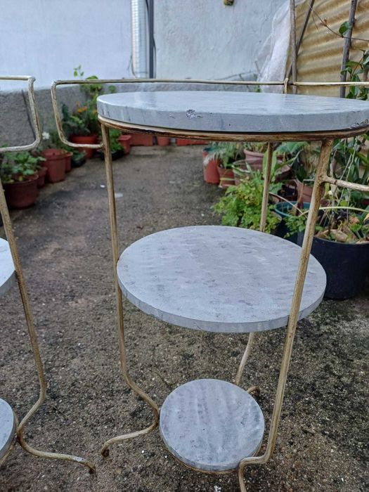 Mesas de cabeceira de lavatório antigo