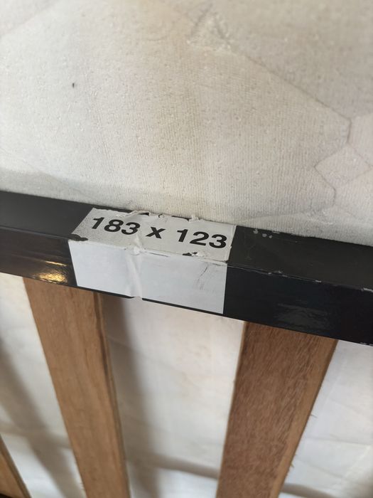 Estrado com 6 pes 183x123cm