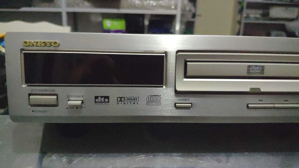 Leitor DVD Onkyo DV S535