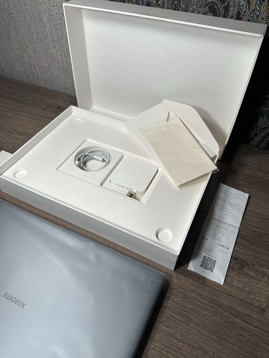 Ноубук XIAOMI LAPTOP 15 OLED i5 16/1 TB nvidia gforce 2 GB