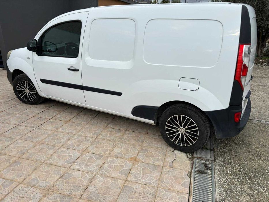 Renault Kangoo (caixa isotérmica com motor de frio)