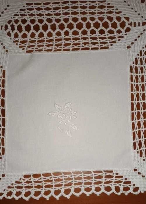 Toalha grande de mesa  - vintage de linho antigo e renda