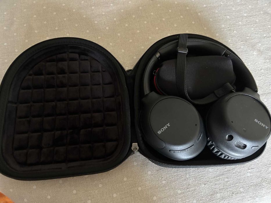 Auscultadores Noise Cancelling Bluetooth Sony WH-CH710N - Preto
