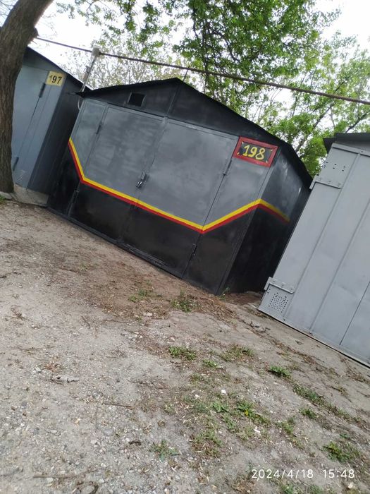 Продам гараж на Космосе Сухой комфортный.
