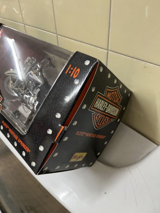 Maisto motas 1/10  honda harley
