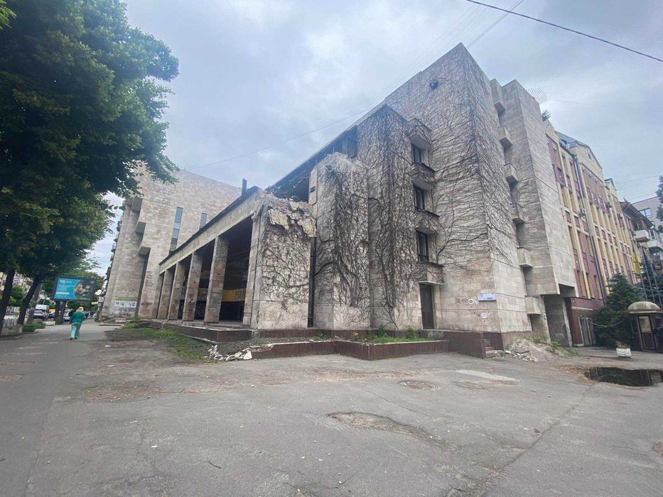 Продаж окремої будівлі 3139 м.кв вул.Січових Стрільців у центрі Києва