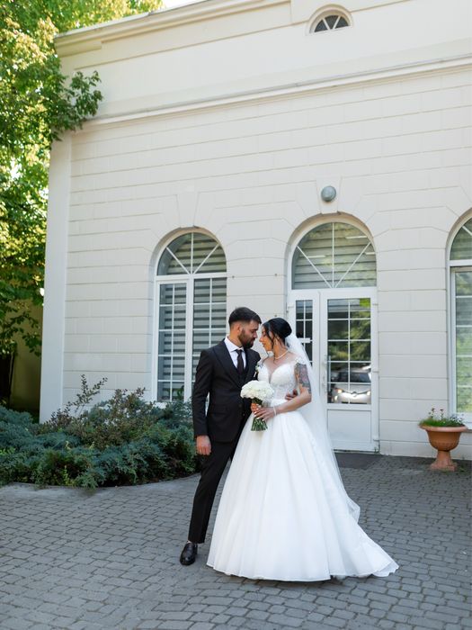 Весільна сукня. Плаття весільне зі шлейфом