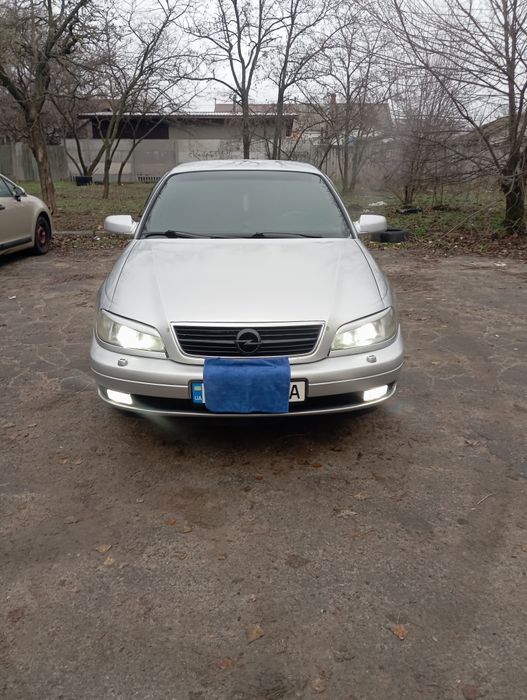 Продам свой автомобиль Опель омега 2000 года,в хорошем состоянии.Свежая страховка,парктроник, сабвуфер,два усилителя,перетянут потолок,новая зимняя резина R17и много чего.Все вопросы по телефону.09******53.