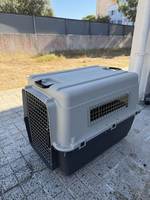 Caixa / casota de transporte para cão