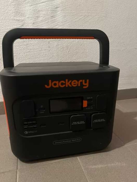 Jackery Explorer 1500 Pro – przenośna stacja zasilająca wraz z akcesoriami