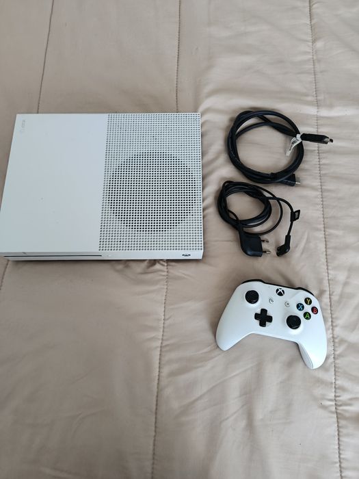 Vendo Xbox one S 160€