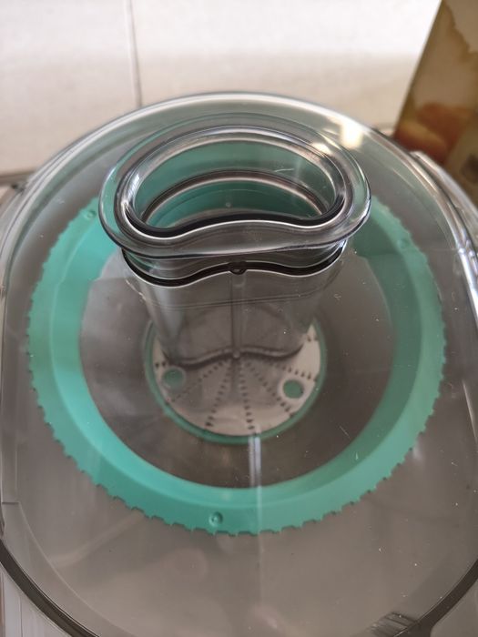 Máquina de sumos Moulinex pequena e compacta, nova