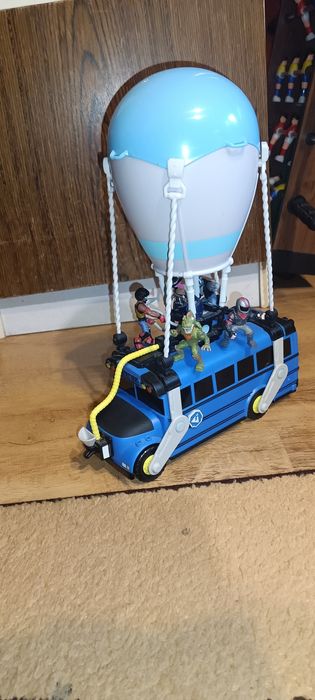Fortnite - Autobus bojowy + figurki