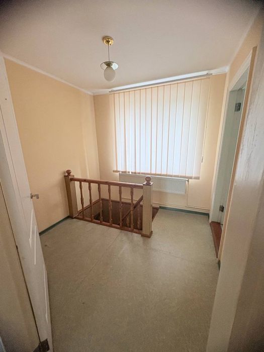 Продається просторий, комфортний будинок в м. Апостолове.