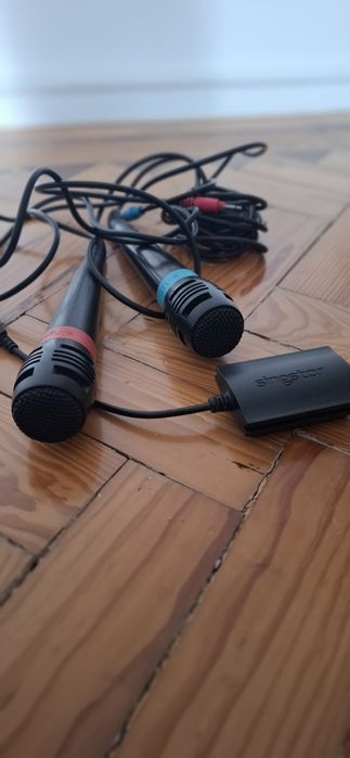 Microfones singstar Ps 2 + singstar Latino ( oferta do jogo)