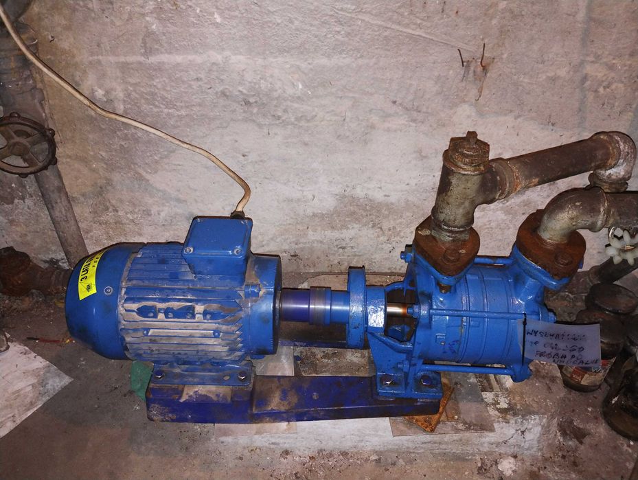 Sprzedam pompę Hydroforową Hydro-vacuum (Grudziądz) w zestawie z silnikiem trójfazowym 1,5 kW, po regeneracji (stopień sprężania 8 Bar). Cena 1500 zł