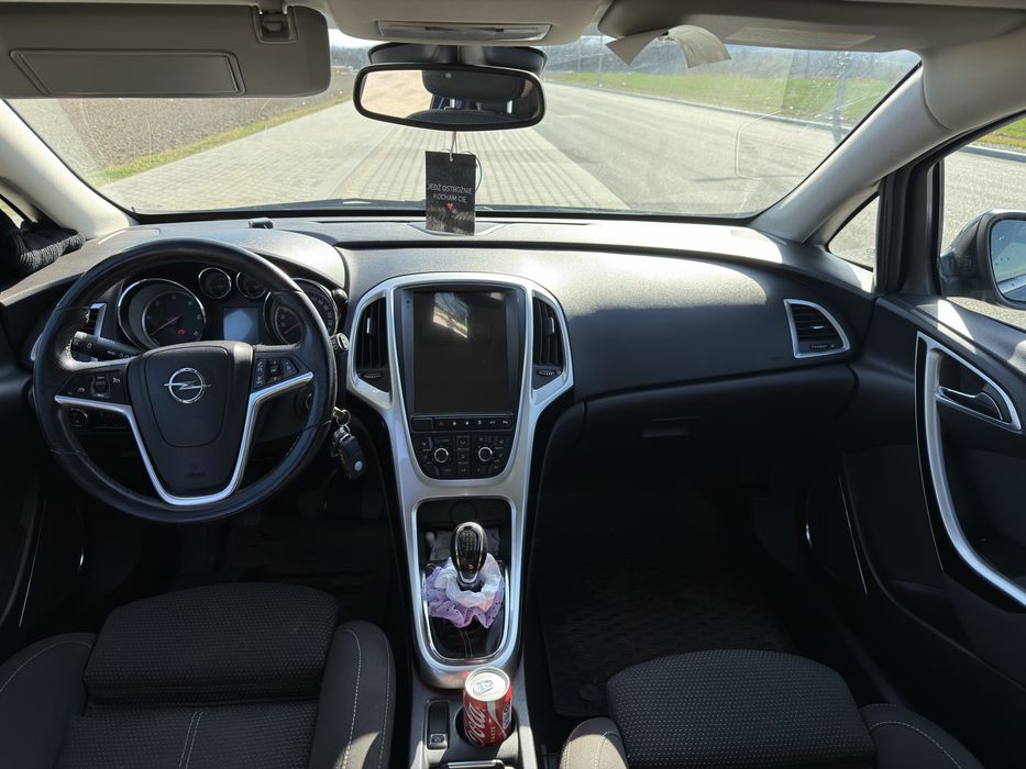Opel Astra J 2011, 1.7 CDTI