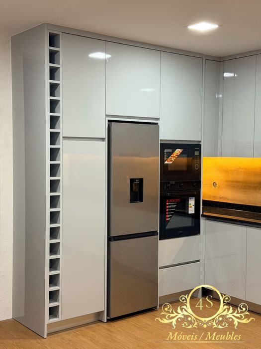 Cozinha moderna termo laminado + preto angola