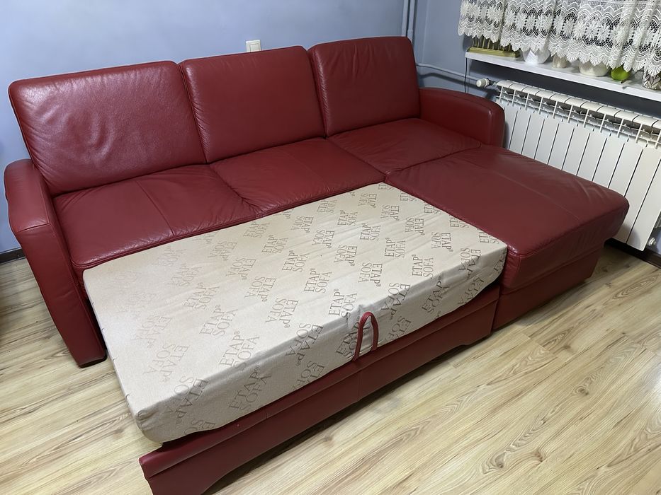 Skórzany narożnik z funkcją spania + pufa