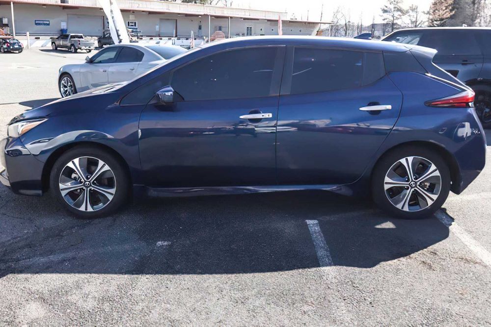 Nissan LEAF SV      2020