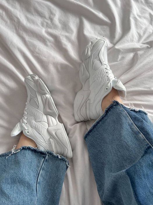 New. Balance 9060 Triple white r38