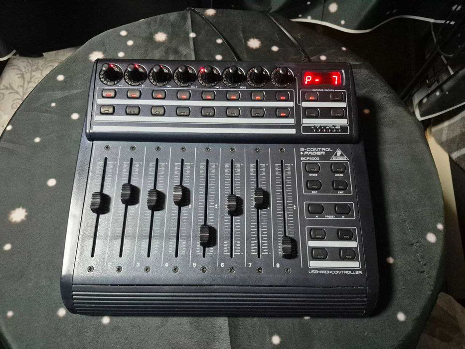 Behringer B-Control BCF2000